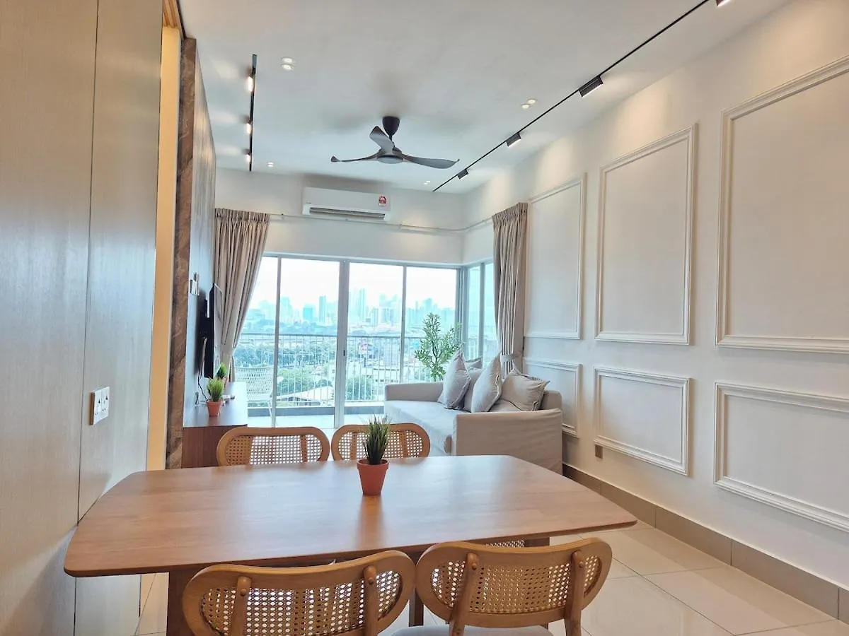 הקונטקטים של D3911 Klcc View Private Roof Terrace L 8Pax